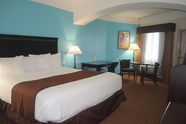 Baymont by Wyndham Galveston image 23