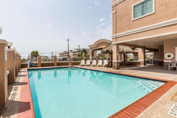 Baymont by Wyndham Galveston Main image