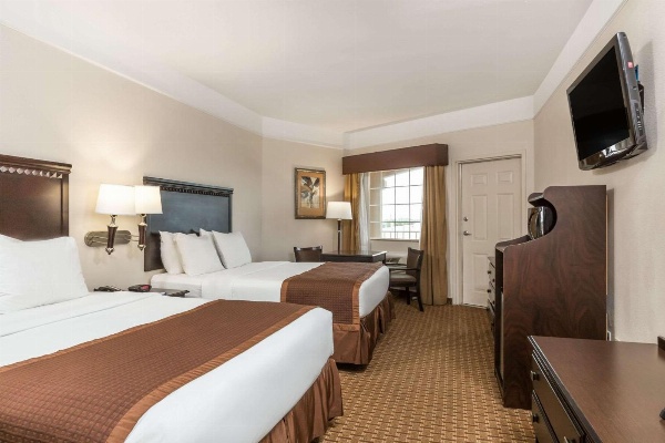 Baymont by Wyndham Galveston image 6